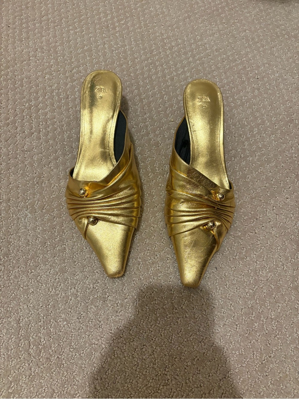 Zara Gold Genuine Leather Kitten Heel Mules Pointed Toe Stud Detail Size 37 - Picture 2 of 6